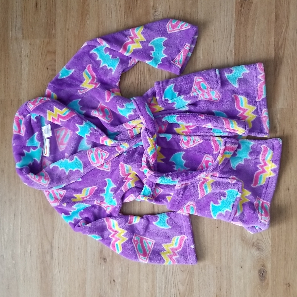 EUC Girl's DC Comics robe size 6/6x